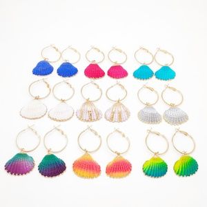 Earrings Gold tone and white shell 1 pair